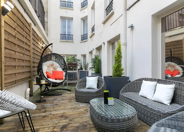 Hotel Magenta 38 By Happyculture